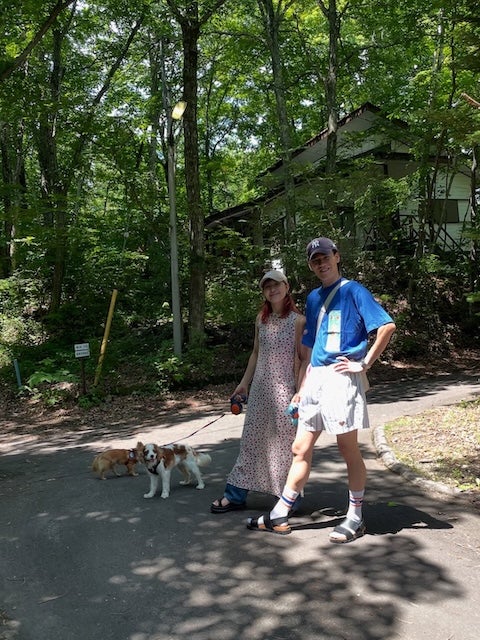 村上佳菜子、友人と長野・軽井沢旅行を報告！「歌って踊って、作って食べて」