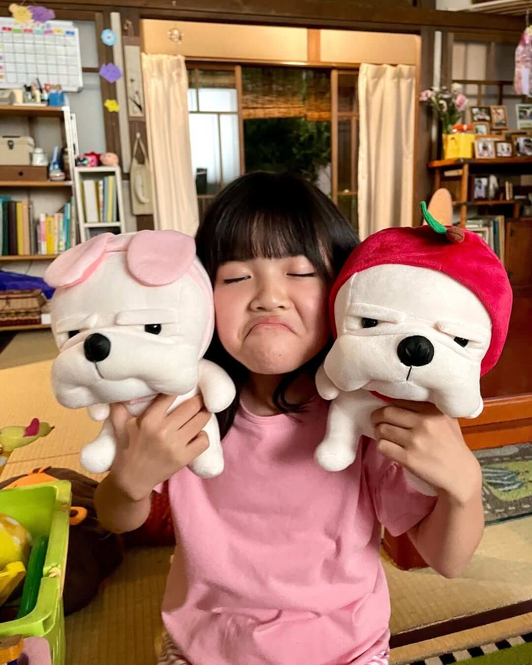 監察医朝顔の子役・永瀬ゆずな、作中に登場したぬいぐるみの顔真似ショットを公開！