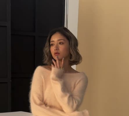 みちょぱのお仕事動画にファン歓喜！撮影現場で様々な表情をみせる