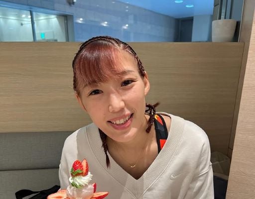 RIZIN女子スーパーアトム級王者・伊澤星花、いちごパフェにニッコリスマイルが可愛すぎると話題に！