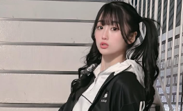 小寺真理、クロミコーデでキュートに決める「カバンもらったよ」