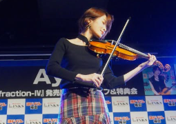 Ayasa、2025年初ライブを開催！ヨドバシ梅田で新作を披露！