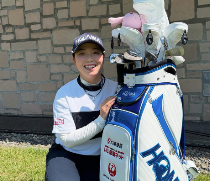 プロゴルファー・後藤未有、新たなキャディーバッグで心機一転「ブルーが緑に映える」