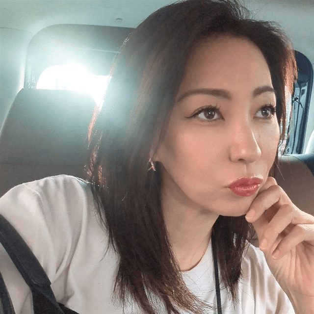 真山景子、東京を謳歌した思い出を語り車中の美麗ショットを公開