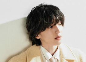 道枝駿佑、韓国メディア「Kstyle」撮影カットを公開！「ロングコートが世界一似合う男」