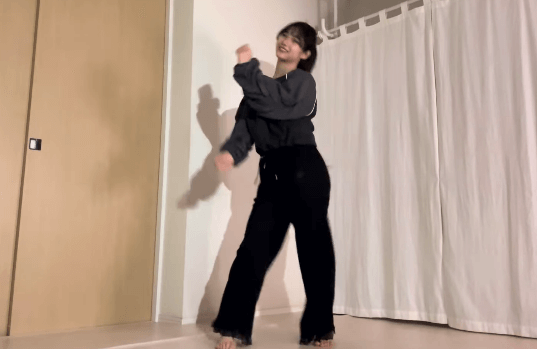 「可愛いがすぎる…」アイドルダンス＆ブレイクダンスの”乙女絶技”を披露した美女、ファン総員を虜に「笑顔まで…素敵っ」