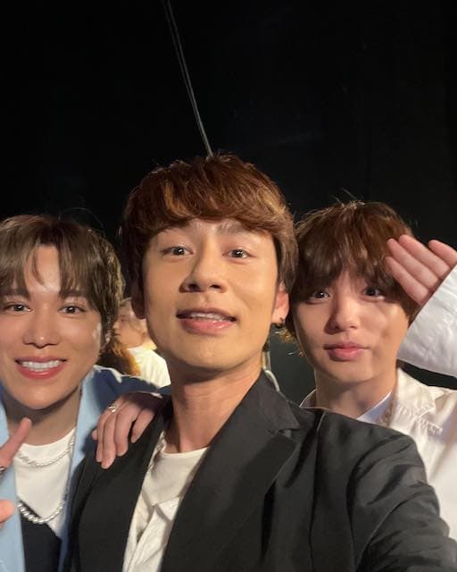 KAT-TUN・中丸が豪華ジャニーズショットを公開⁉︎「後ろに映り込んでるの誰?」