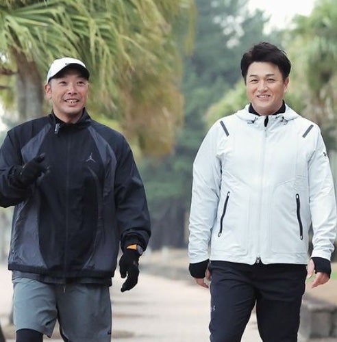 高橋由伸、阿部慎之助の新旧監督ショットにファン興奮！「お兄ちゃんを慕う弟みたい😆」