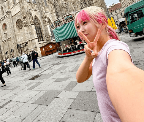 「髪色すごい！」美女ランナーのウイーン滞在記！現地ラン＆映えスポットフォトにファン歓喜