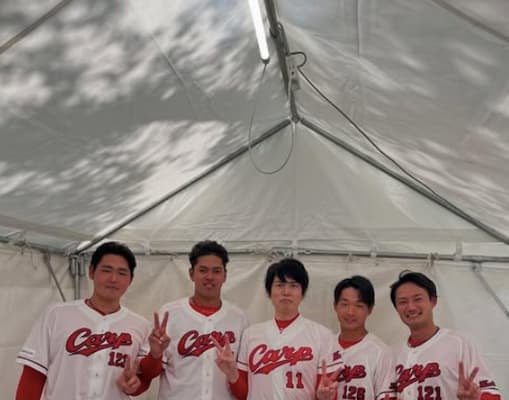 ザ・ギースの尾関がカープ選手との高身長クインテットの写真を投稿！