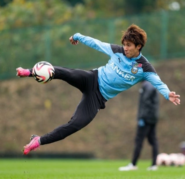 川崎フロンターレが久々のリーグ戦！雷雨で中断となったレッズとの試合に挑む