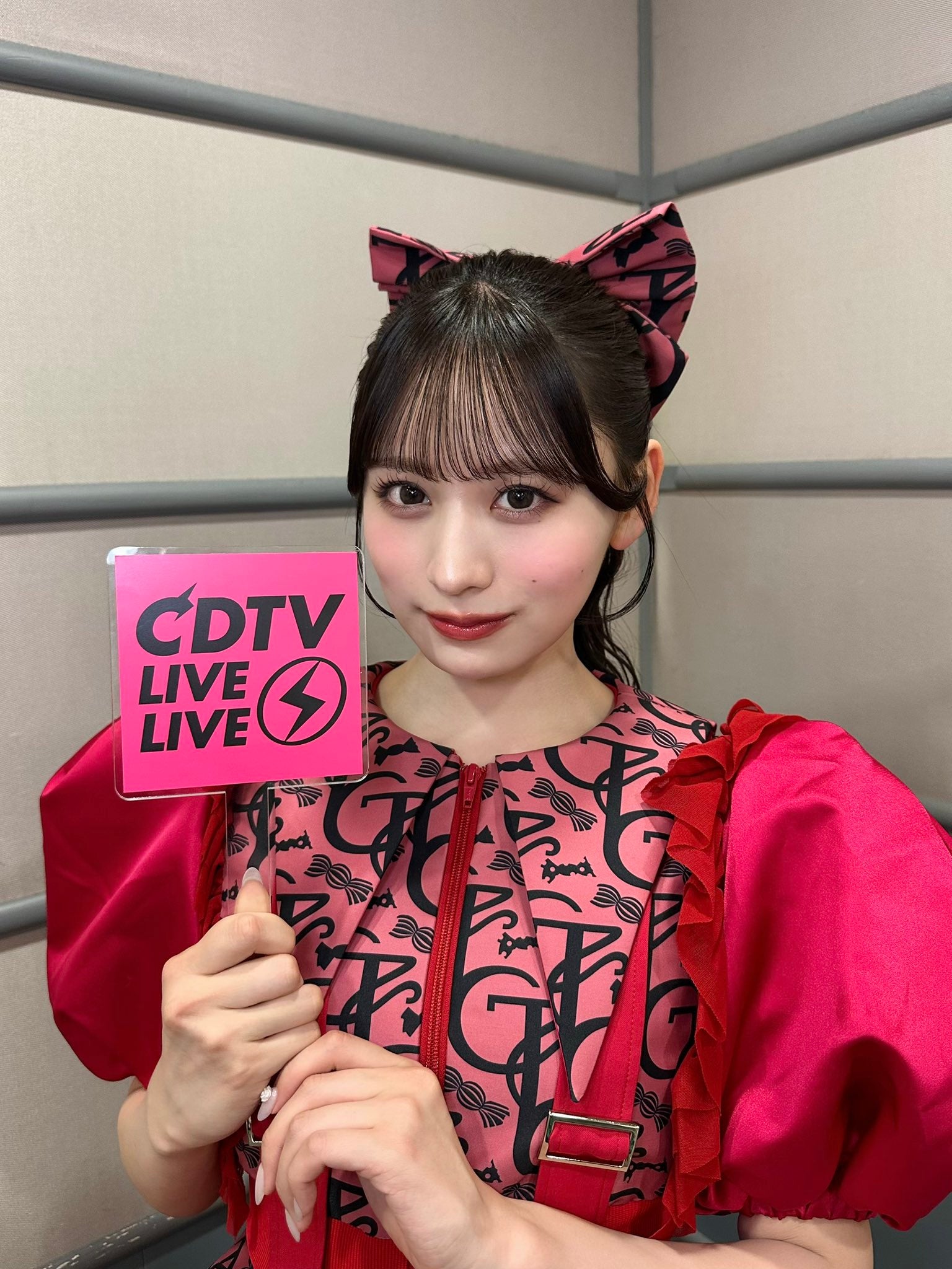 CANDY TUNE立花琴未、CDTVで放つ赤い輝き！「倍の倍のおかわり」にファン沸騰
