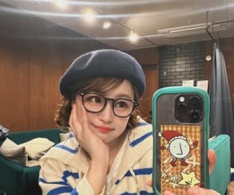 「可愛い」ベレー帽をかぶるタレント・鈴木奈々がファンに大好評！