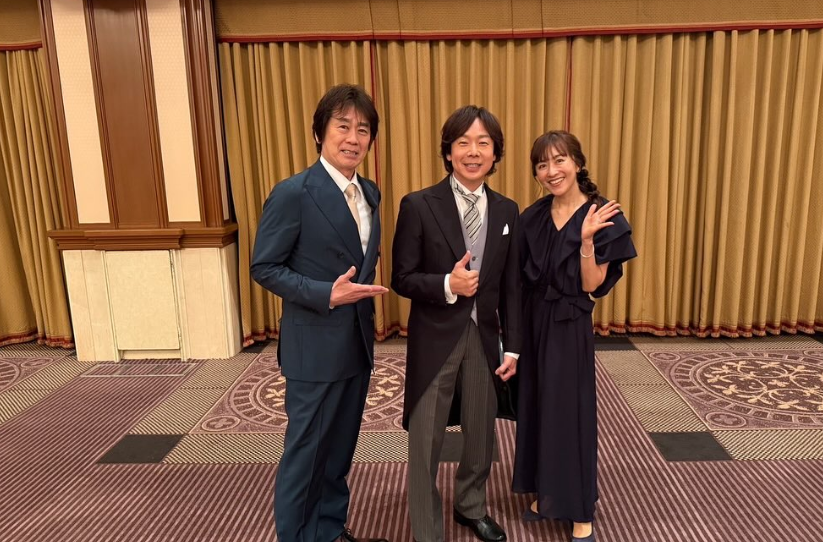 “歌で祝福”速水けんたろう、佐藤弘道長男・文哉さん結婚披露宴に登場！