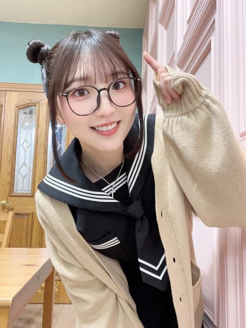 「ビジュ完璧です」声優・豊田萌絵が公開した朗読劇のオフショットに絶賛の声が集まる