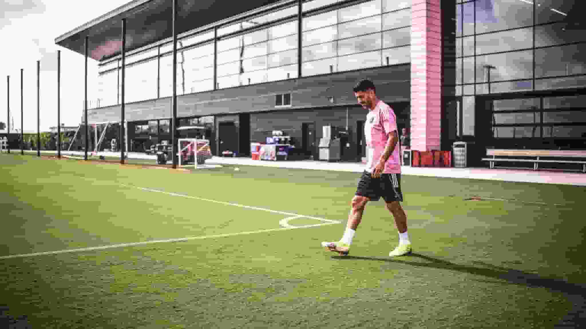 スアレスがクラブW杯モード突入を報告！笑顔の投稿が話題に