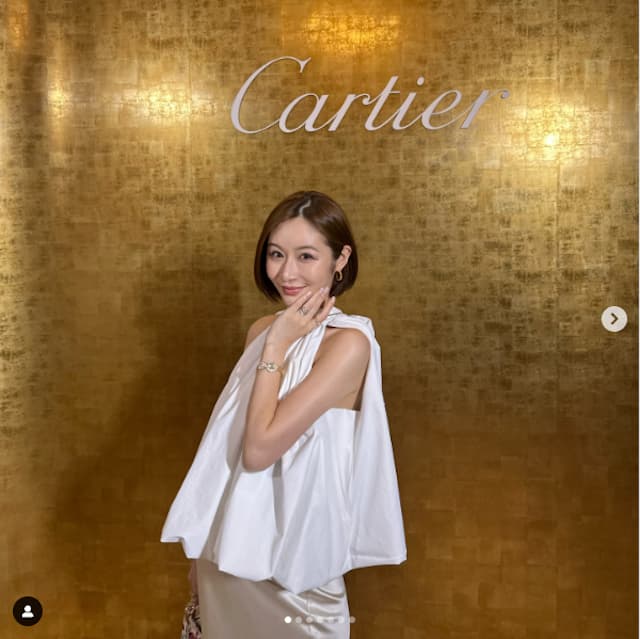 宮崎麗果がゴージャスな装いを公開