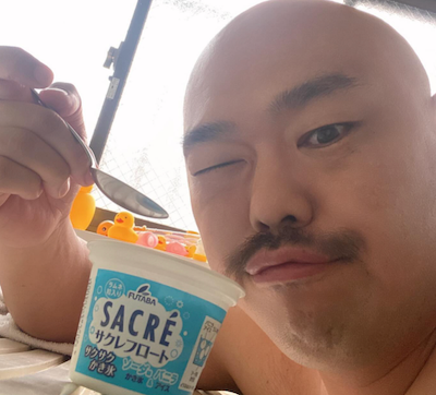 クロちゃん、風呂で朝ごはんアイスにファンからは説教…