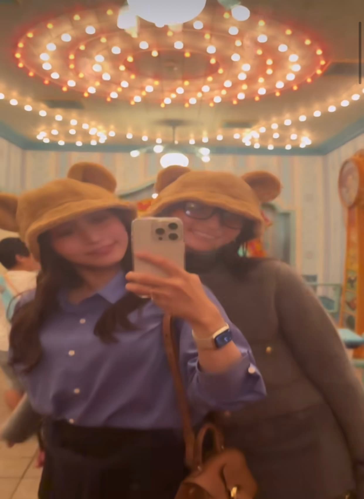 山賀琴子 美人すぎる姉妹ディズニーのおそろコーデが話題に！！！