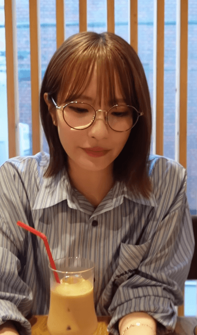 NMB48小嶋花梨、”激カワメガネムービー”披露で元NMB48・渋谷凪咲もコメントを寄せた！