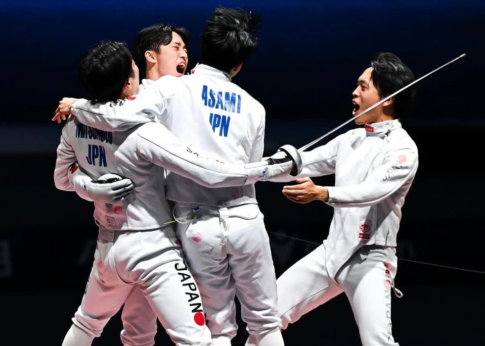 フェンシング男子エペで快挙！ユニバ日本代表が“史上初の金”に歓喜