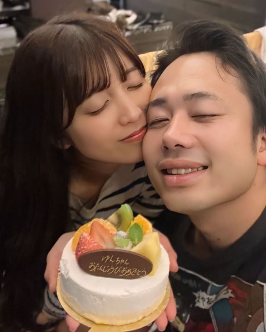 「〇〇が30歳!?」人気Youtuberが夫との2ショットで30歳の誕生日報告