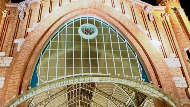 鎧塚俊彦、“無機質なのにシュール”な建築写真を公開！幼少期の原点からつながる美意識に感動の声