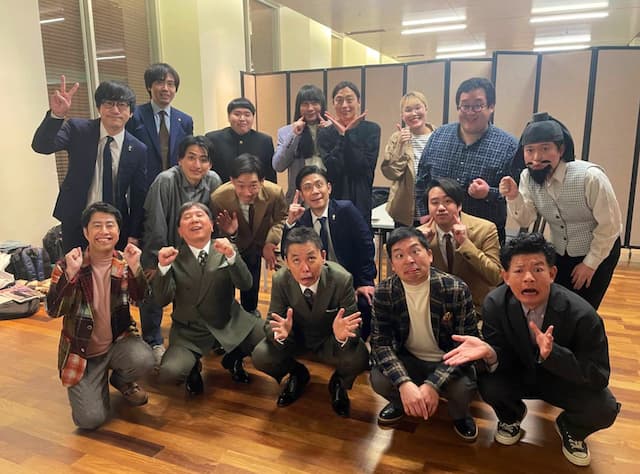 人気芸人たちが大集合！ネコニニズ・ヤマゲンが公開したオフショットにいいね殺到