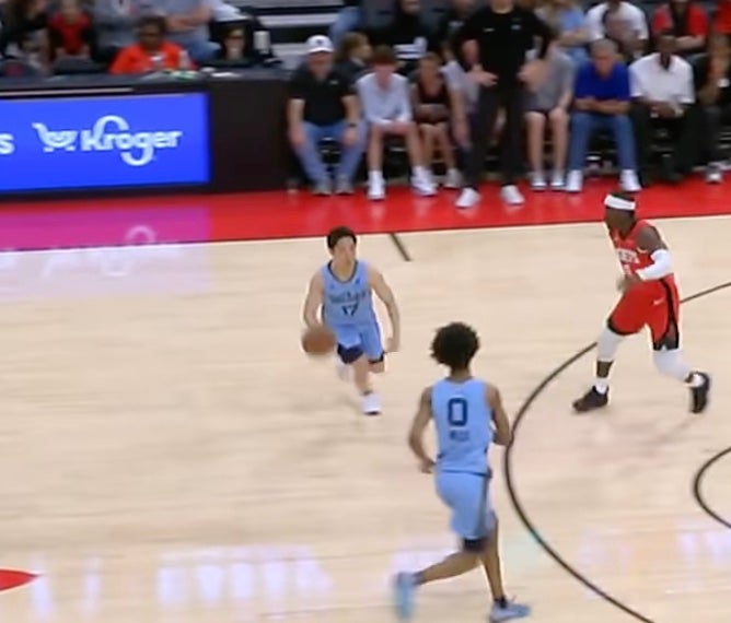 河村勇輝がNBAデビューを果たす　試合終盤に華麗なアシストをマーク