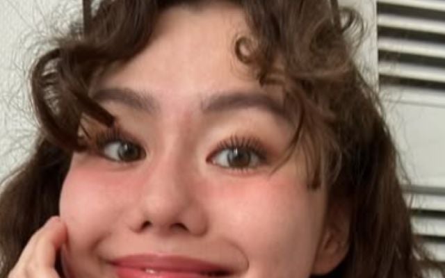 キュートな笑顔が素敵！Pecoが最新の自撮りをファンに公開