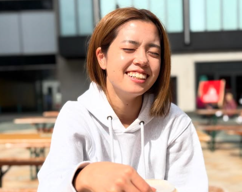 晴れやかな笑顔が眩しい、女子サッカー日本代表MFのリフレッシュ時間