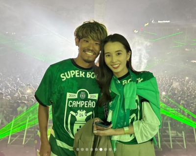 日本代表MF守田英正がリーグ優勝を報告！モデル妻とのツーショットも