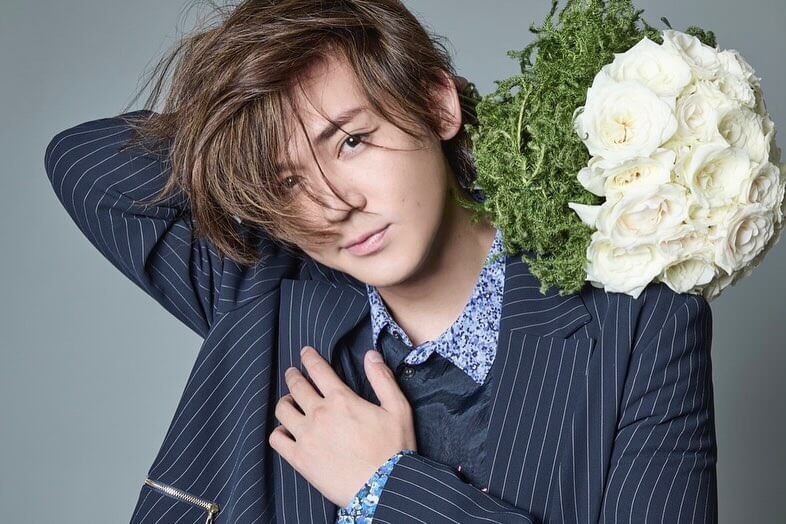 WEST. 小瀧望のアザーカット公開にtimelesz・菊池風磨が反応！「風が吹いている」