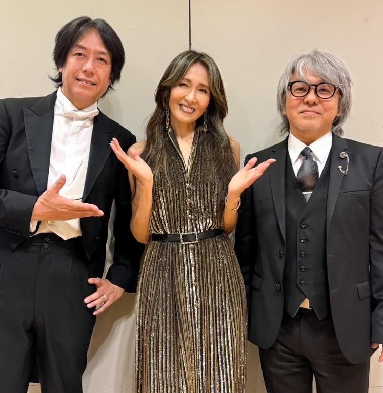 工藤静香 セレブ感溢れるドレスの着こなしにファンは「素敵すぎる」