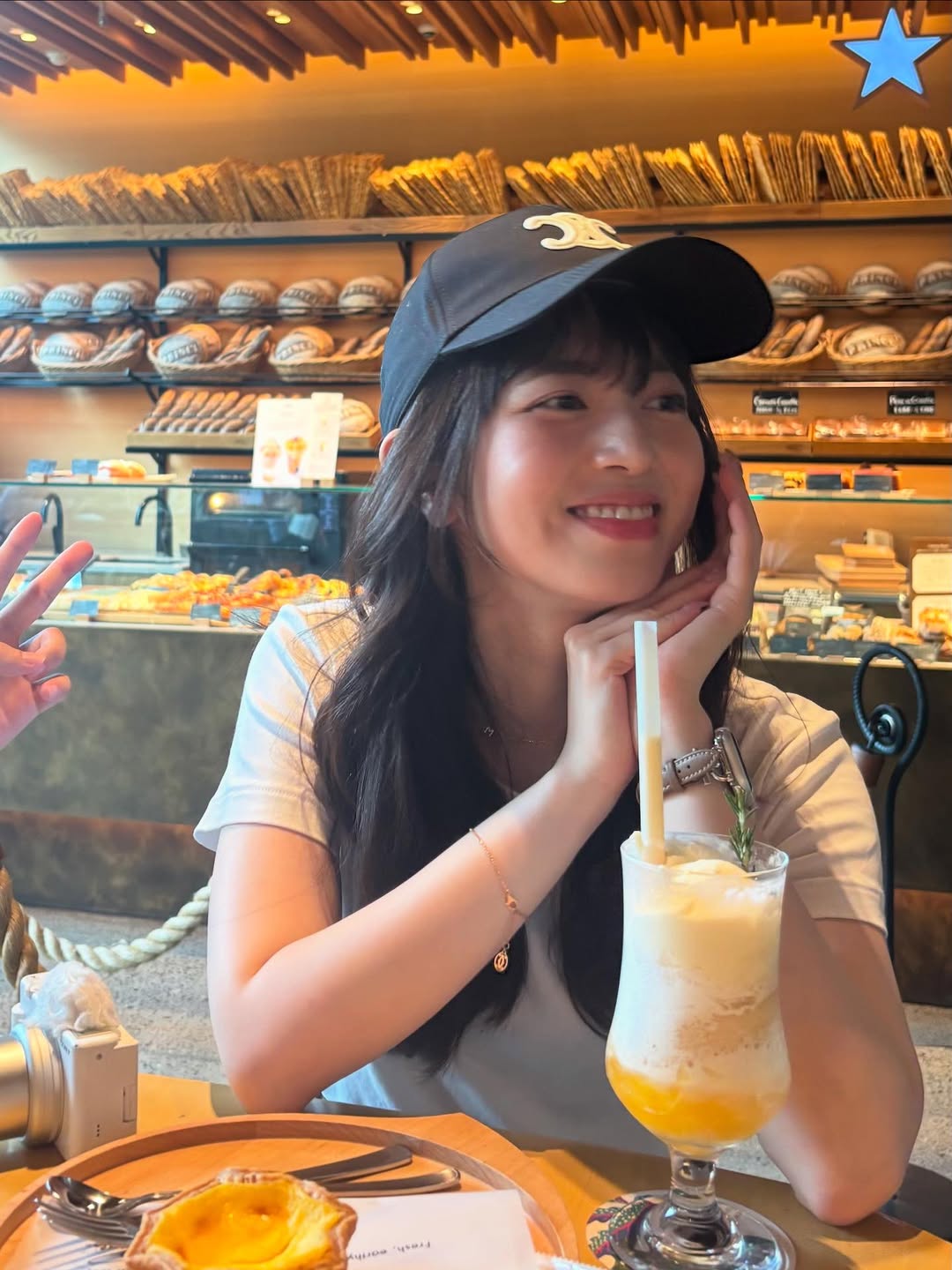 テレビ東京アナウンサー・中根舞美、おやすみの日に撮った私服姿にファン魅了される