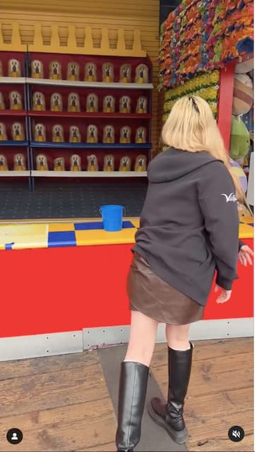 長崎望未がロサンゼルスの遊園地でナイスピッチを披露！