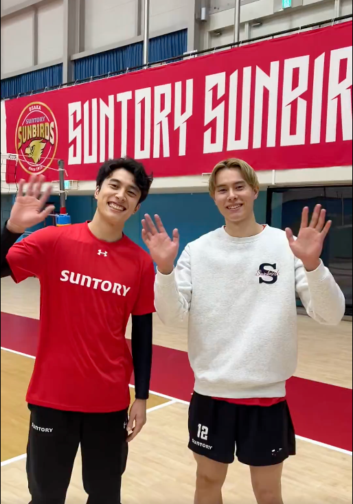 「本当におめでとう」サントリーSB大阪の髙橋藍、塁　母校・東山高バレー部の春高優勝を祝福