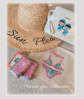 人気女優「〇〇〇〇に行ってきました！」と可愛いお土産写真を大公開！