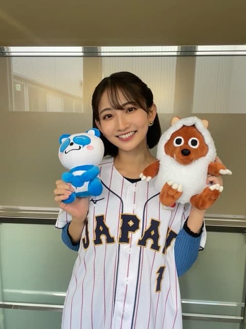 いよいよ「世界野球プレミア12」が開幕！CBC女子アナがユニフォーム姿で告知