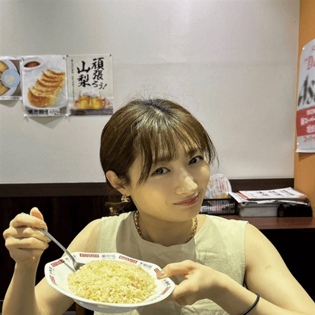 夏バテ予防は欠かせない？武田梨奈 のグルメ堪能ショット