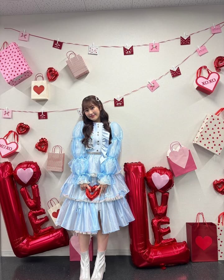 ももクロ、佐々木彩夏が可愛すぎるバレンタイン衣装でファンを魅了！