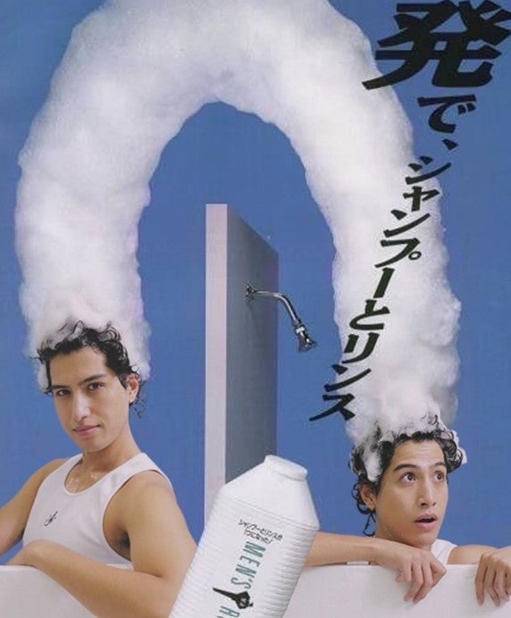 「センス抜群」「違和感ない」大人気クリエイター、“昭和感”溢れる仮装に反響