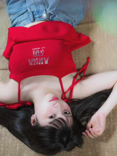 148cm色白激カワ道産子アイドル、胸元チラリな