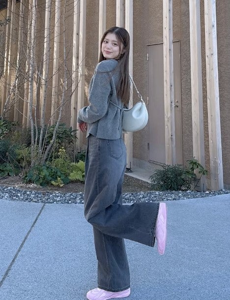 「紺ちゃん×ぴんくってやっぱりかわいい」紺野彩夏、春感満載のスニーカースタイルでファンを魅了