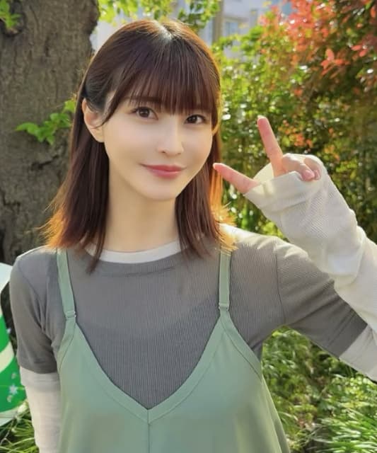 「可愛いなぁ～」「すごく良い」グラドル・岸明日香のピースが可愛いと話題に！