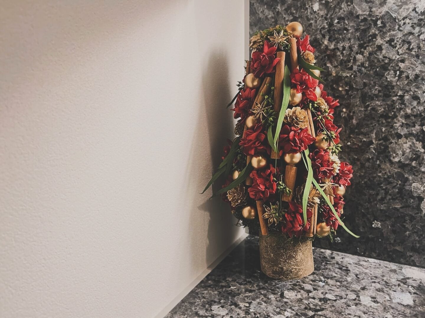 元日向坂46・齊藤京子、可愛らしい見た目のプリザーブドフラワーツリーを公開！