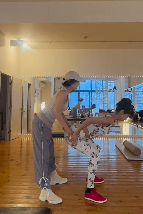 「ほしのあき、トレーニングで美ボディを追求！『チコッティー姿勢』克服に挑む」