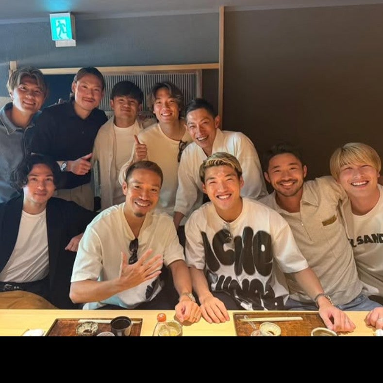 久保建英が「長友会」の豪華メンツを公開し「これは熱いメンバー」「清々しい笑顔ステキです」「ほっこりします」とファン歓喜