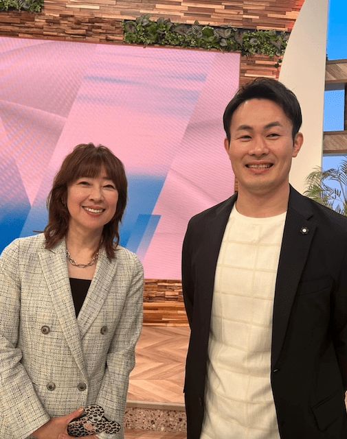 福岡堅樹、ウェークアップに出演で共演の小西美穂との2ショットを公開！