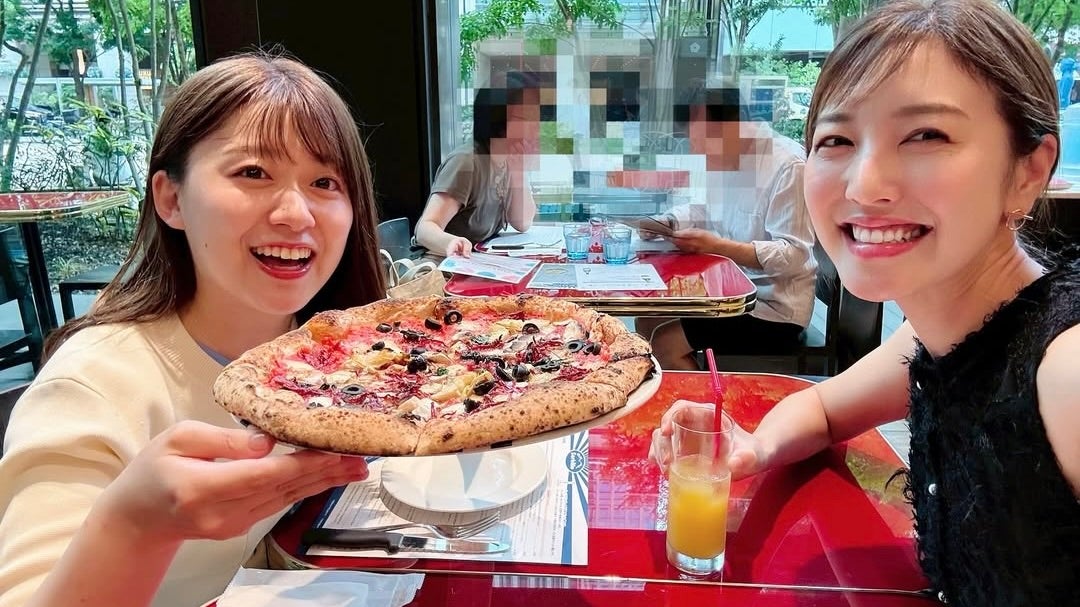 「偉大なコラボ凄いです」尾崎里紗、ママ友でもある美人アナ〇〇との2ショットにファン歓喜！